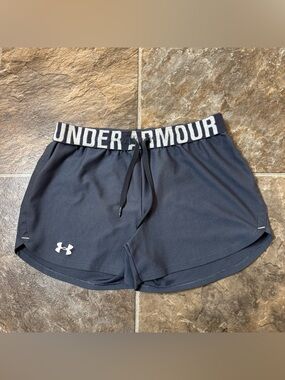 Under Armour Shorts Womens XS Gray HeatGear Loose 3 Inseam Running Gym